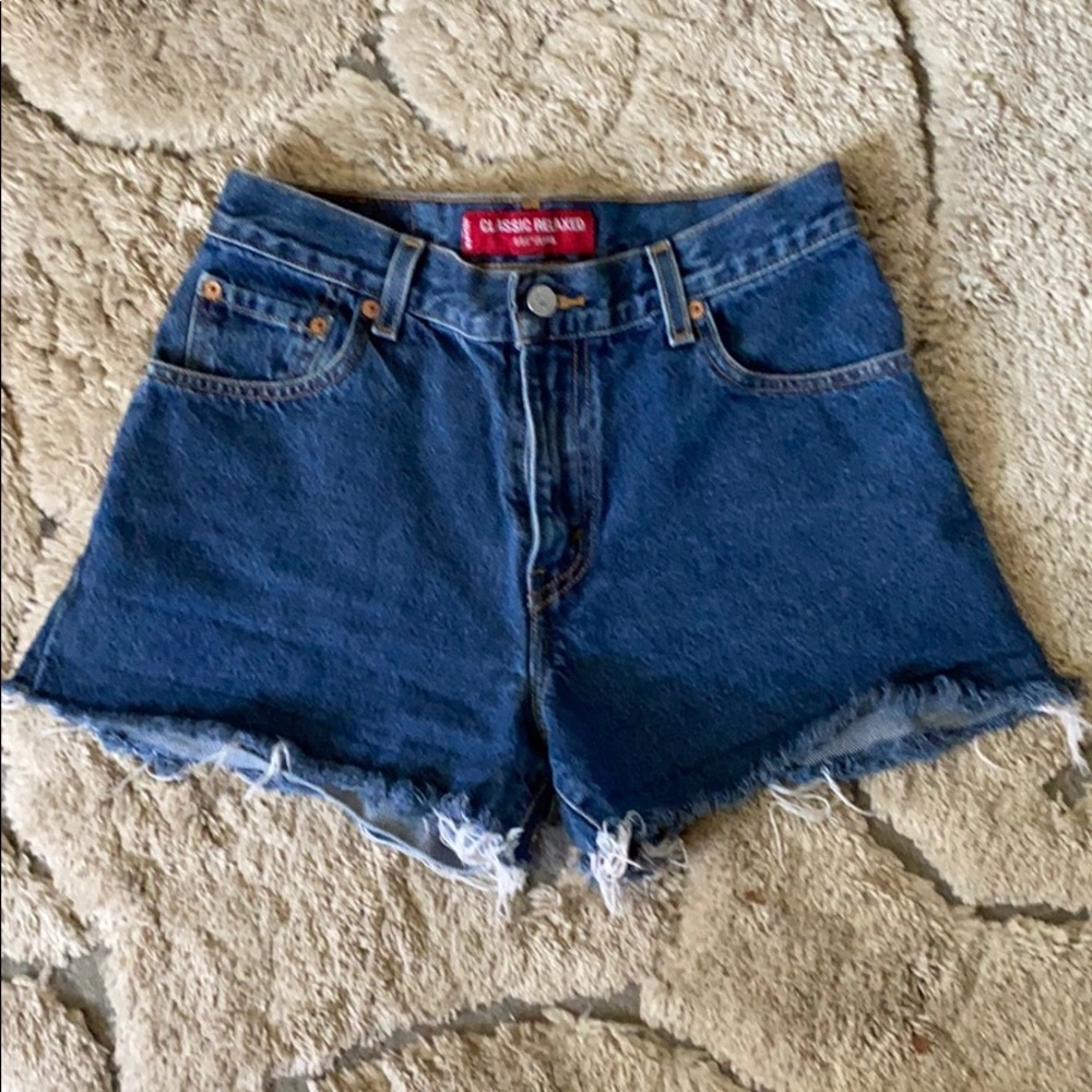 High waisted Levi shorts